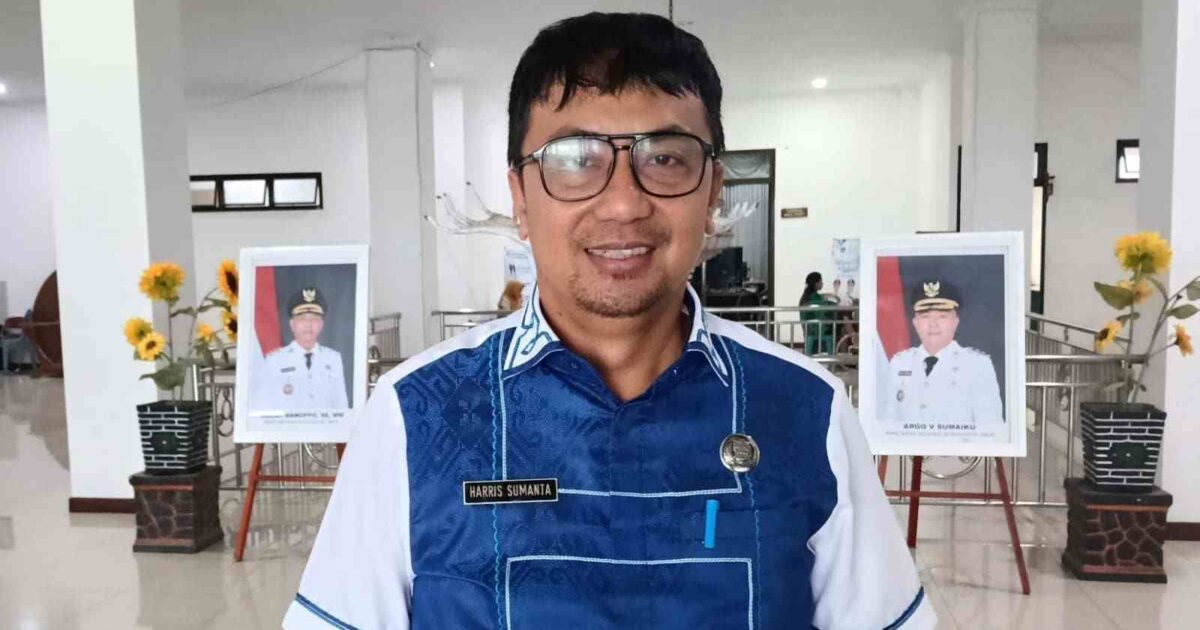 Kepala Dinas PUTR Boltim Harris Sumanta memberikan keterangan soal perbaikan jalan jalur dua Tutuyan