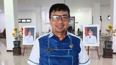 Kepala Dinas PUTR Boltim Harris Sumanta memberikan keterangan soal perbaikan jalan jalur dua Tutuyan