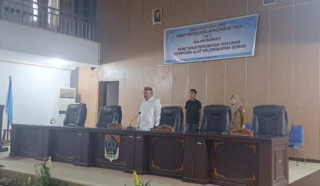 Ketua DPRD Boltim Samsudin Dama memimpin rapat paripurna