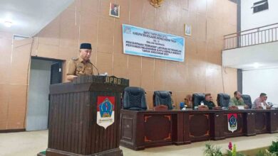 Wakil Bupati Boltim Argo Sumaiku menyampaikan LKPJ 2025 di rapat paripurna DPRD