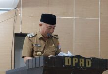 Wakil Bupati Boltim Argo Sumaiku saat rapat paripurna LKPJ 2025