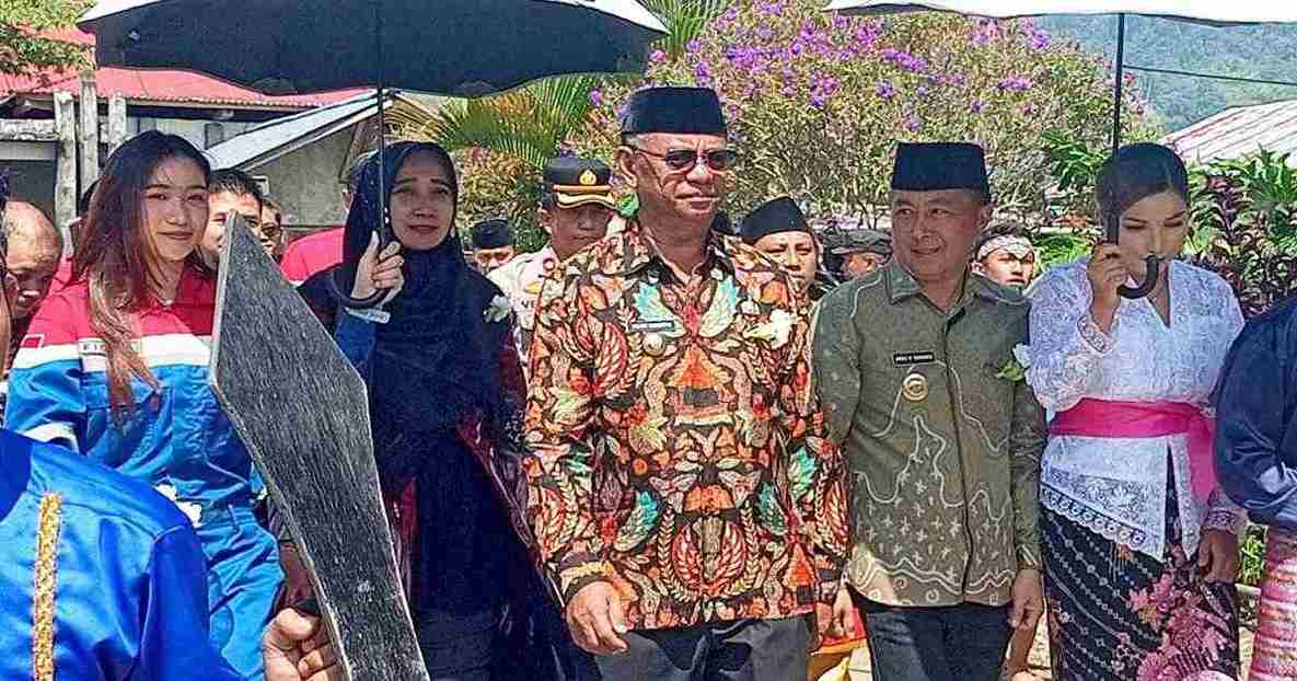 Bupati Boltim Oskar Manoppo dan Wakil Bupati Argo Vinsensius tiba di acara PGE di Mooat