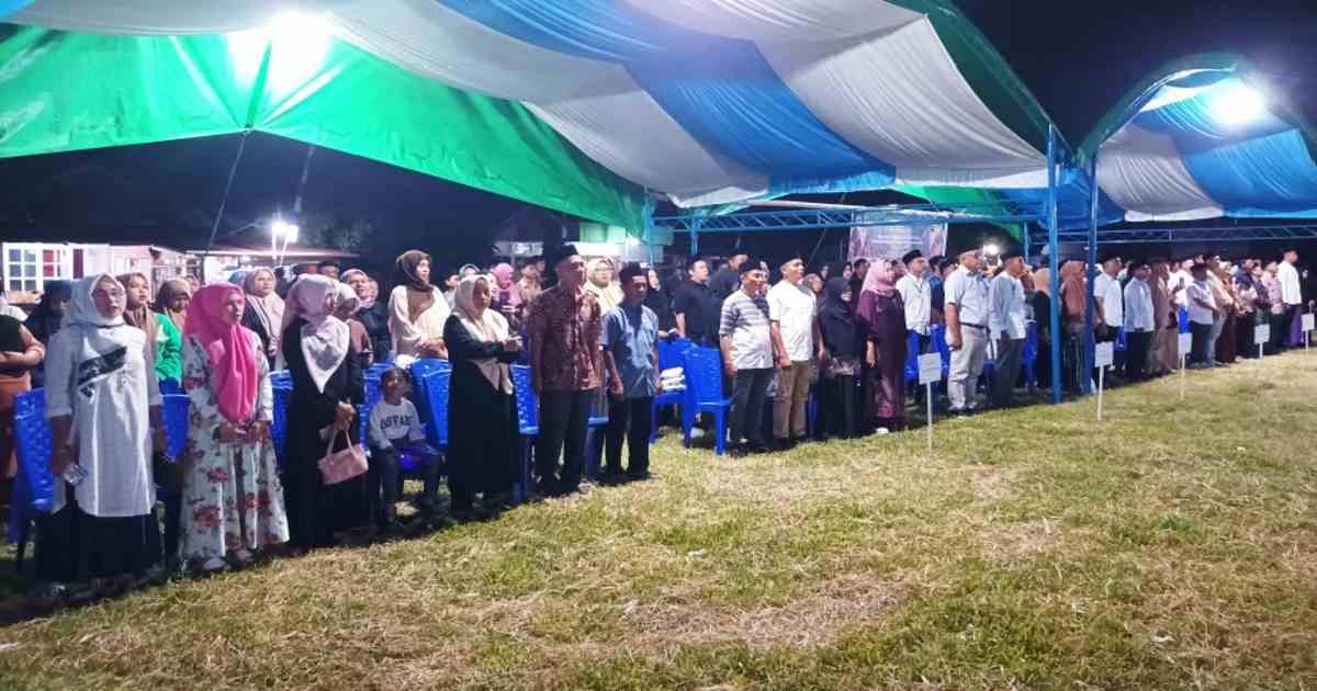 Defile kafilah peserta MTQ dari kecamatan se-Boltim