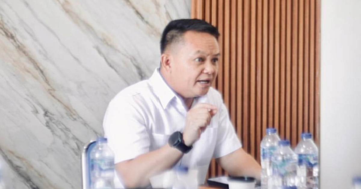 Wakil Ketua DPRD Boltim Medy Lensun saat rapat LKPJ 2025