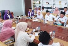 Ketua TP Posyandu Boltim Rosita Pobela memimpin rapat koordinasi