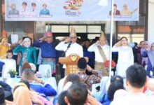 Upacara Hari Keluarga Nasional ke-33 di halaman Kantor Bupati Boltim.