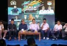 Bupati Oskar Manoppo dan Wakil Bupati Argo Sumaiku memaparkan visi Boltim Emas 2045 di DPRD Boltim.