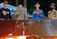 Kepala Satpol PP Boltim Ikhlas Pasambuna memimpin patroli perdana cipta kondisi di wilayah Boltim.